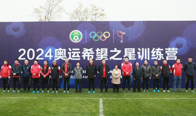 可是，五百亿美元的东西，那个神秘人就这么随手送给叶忠全了？。
